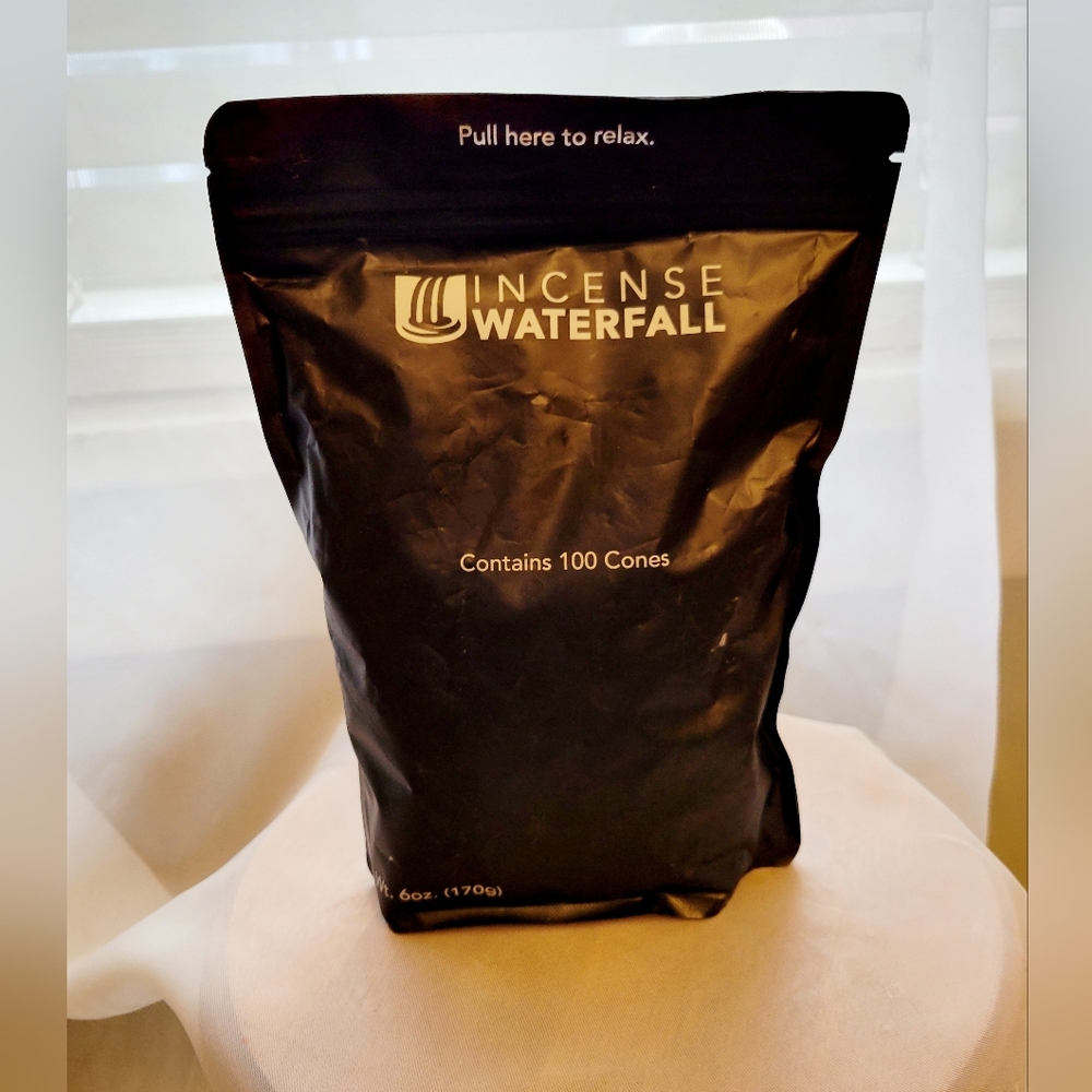 NWT Incense waterfall cone pack of 100